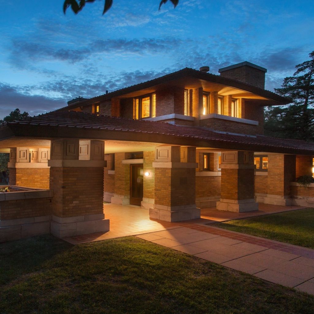 Front view of Frank Lloyd Wright's Allen House